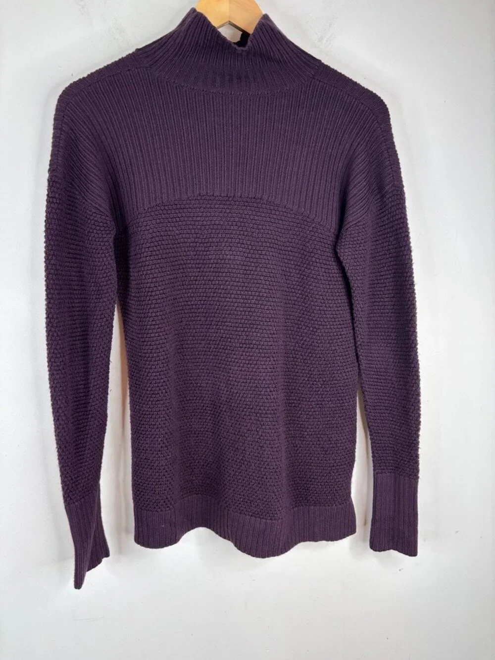 Lululemon Warm and Restore Sweater Size 8 Purple 100% Merino Wool Mock Neck Ski